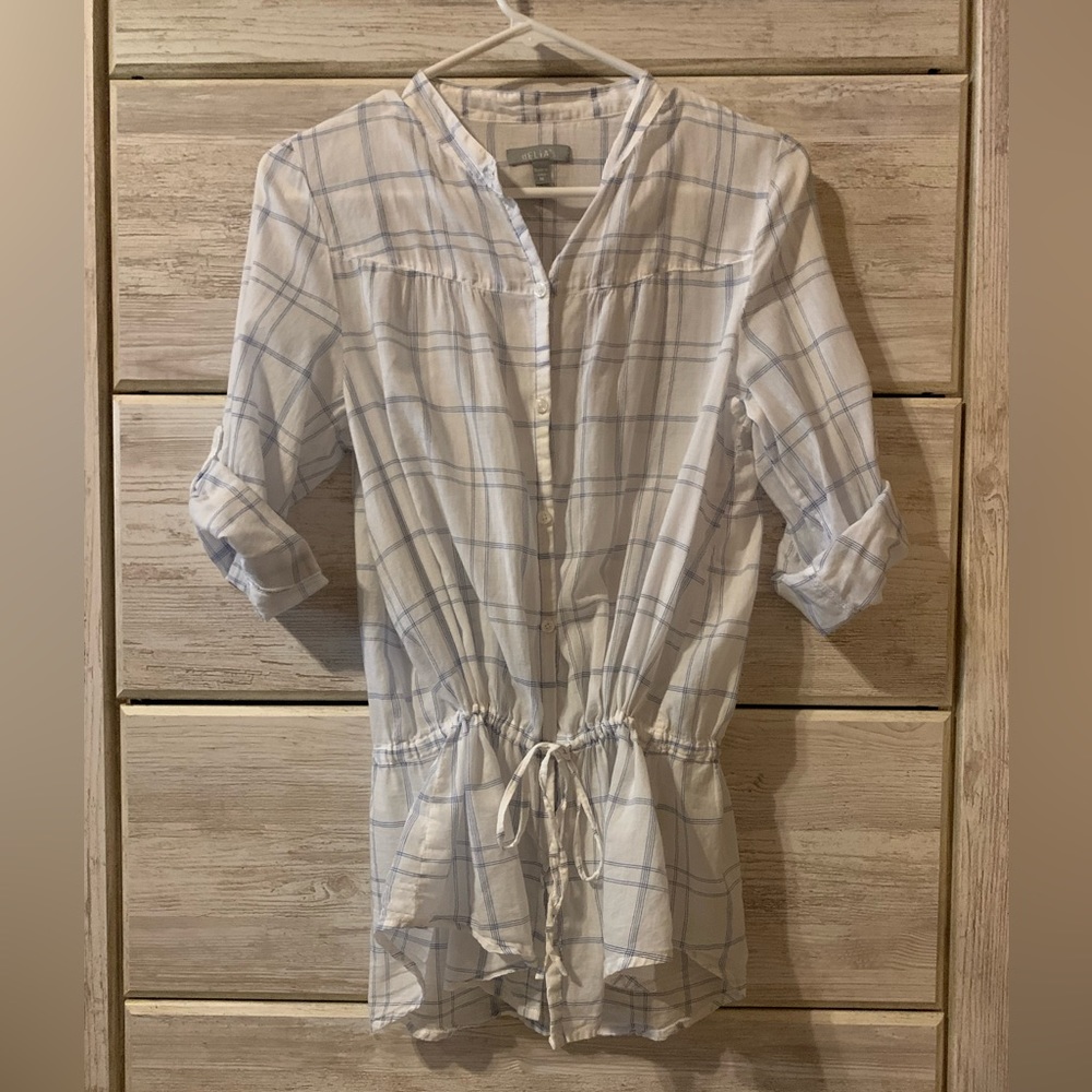 Delia’s Button Down White & Blue; M - Picture 4 of 4
